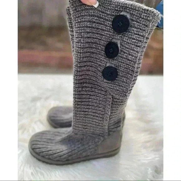 UGG®
Women's Classic Cardy Boots - Picture 5 of 7